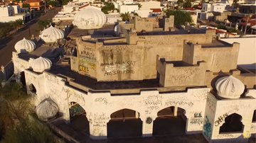 Imagem aérea da mansão em estilo árabe - Divulgação/ Youtube/ Projecto Puente