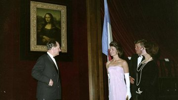 André Malraux, Jacqueline Kennedy, John Kennedy e Madeleine Malraux no National Gallery of Art para a exposição de Mona Lisa - John F. Kennedy Presidential Library and Museum