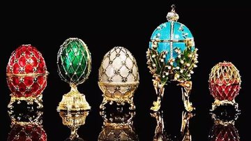 Exemplos de ovos Fabergé expostos em galeria - Divulgação / Fabergé Museum