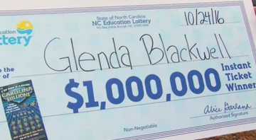 Placa do prêmio que Glenda Blackwell ganhou em 2016 - ABC News