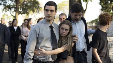 Cena do filme 'A Menina Que Matou os Pais - A Confissão' - Divulgação Santa Ritas Filmes e Galeria Distribuidora