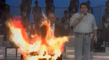 Churrasqueira elétrica pega fogo ao vivo no programa do Faustão - Divulgação