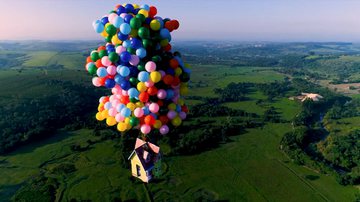 Casa de UP usada por Luigi Cani para salto de paraquedas - Reprodução/Video/YouTube/CanalOFF
