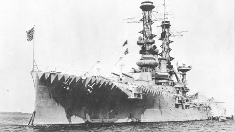 Fotografia do USS Utah durante a Segunda Guerra Mundial - Domínio Público