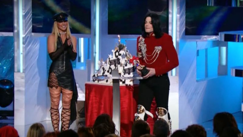 Britney Spears e Michael Jackson no VMA em 2002