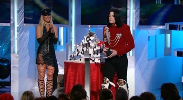 Britney Spears e Michael Jackson no VMA em 2002 - Divulgação - Youtube