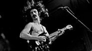 Frank Zappa durante show - Foto por Heinrich Klaffs pelo Flickr
