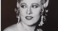 Mae West em 1932 - Wikimedia Commons/Domínio Público