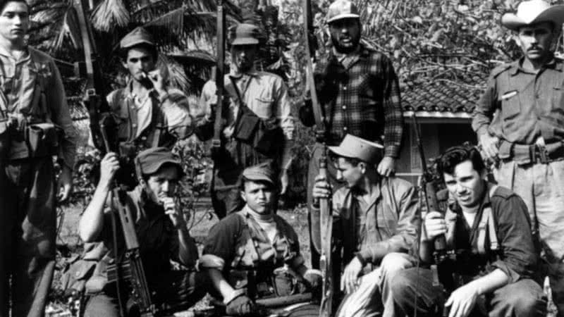Soldados cubanos durante a Invasão da Baía dos Porcos - Getty Images