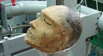 A cabeça feita de argila de 2 mil anos - Vyacheslav Porosev