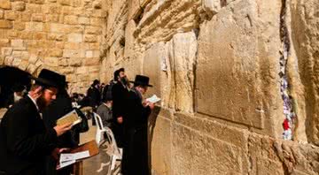 Muro das Lamentações, em Jerusalém - Wikimedia Commons