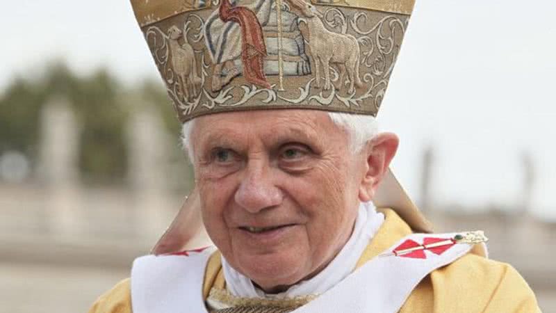 O papa emérito Bento XVI - Wikimedia Commons