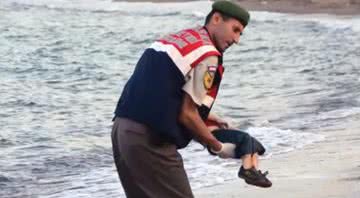 Aylan Kurdi é encontrado morto em praia no sul da Turquia - Divulgação/ Youtube