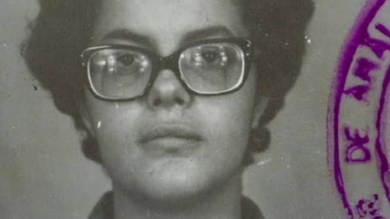 Dilma Rousseff em fotografia da prisão nos anos 1970 - Wikimedia Commons