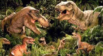 Dinossauros em floresta - Divulgação