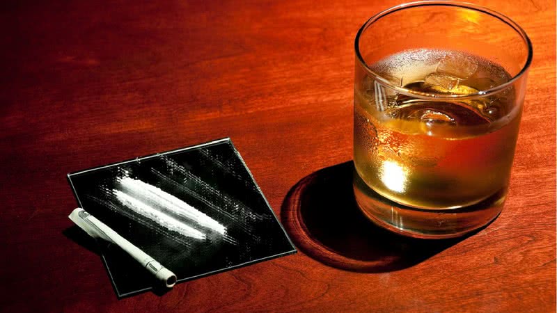 Cocaína e Whisky, que foram por um tempo proibidos nos EUA e na URSS - Reprodução