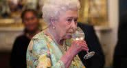 Elizabeth II durante uma recepção no Palácio de Buckingham, em 2017 - Getty Images