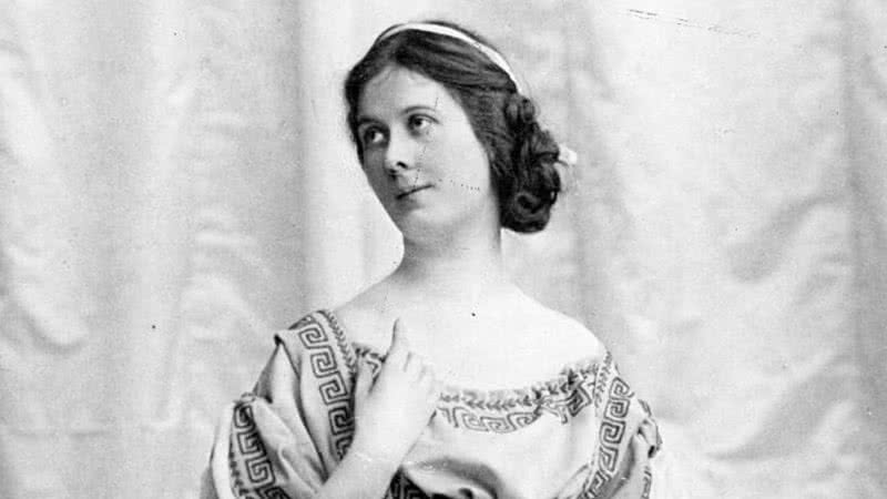 Isadora Duncan por volta de 1900 - Getty Images