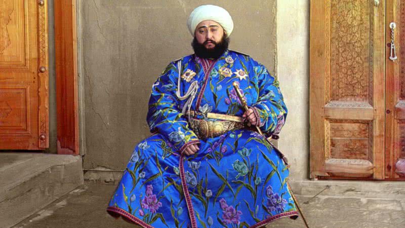 Na imagem colorizada, Emir de Bukhara - Sergey Prokudin-Gorsky