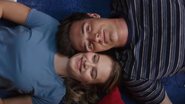 Chris Gregory e Sam Peters, um casal protagonista em '2 Corações', interpretado por Jacob Elordi e Tiera Skovbye - Reprodução/Netflix
