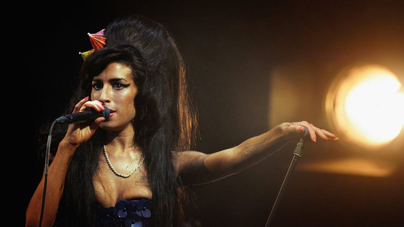 Amy Winehouse em show, em Londres, em 2008 - Getty Images