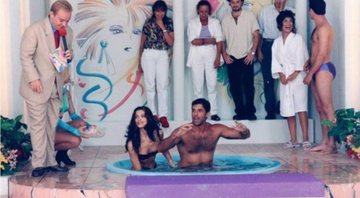 Gugu orienta brincadeira em banheira com Nana Gouveia e Alexandre Frota - Divulgação / SBT