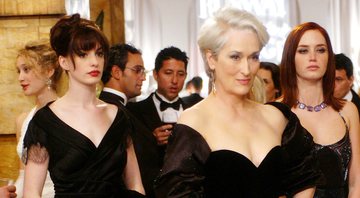 Cena do filme "O Diabo Veste Prada" com Anne Hathaway, Meryl Streep e Emily Blunt - Divulgação / 20th Century Studios