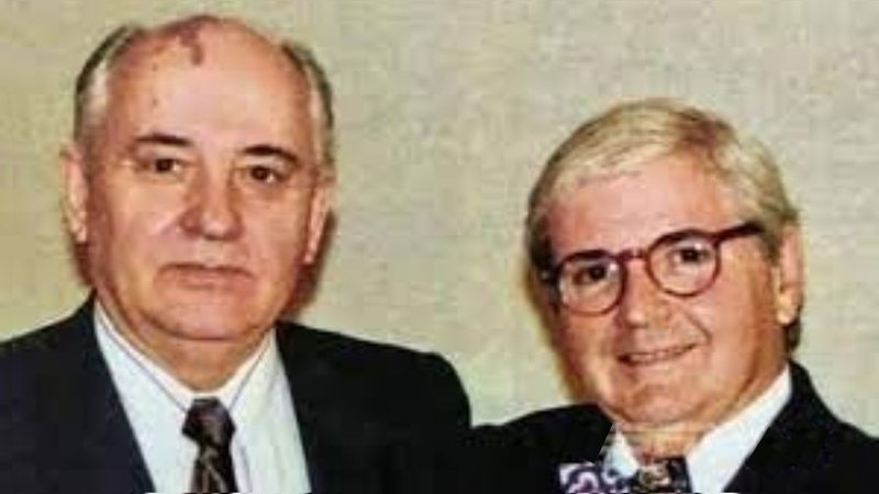 Gorbachev e Jô em fotografia