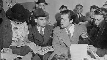 Orson Welles durante transmissão - Domínio Público