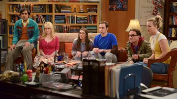 O elenco de 'The Big Bang Theory' durante cena - Divulgação / CBS