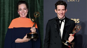 Olivia Colman e Josh O’Connor segurando seus prêmios, no Emmy 2021 - Getty Images