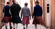 Escoceses com o tradicional kilt - Reprodução
