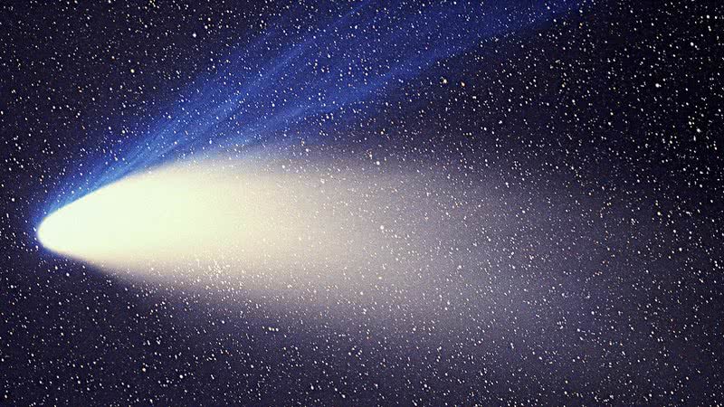 Cometa Hale-Bopp, logo após passar pelo periélio em abril de 1997 - E. Kolmhofer, H. Raab e outros/Wikimedia Commons