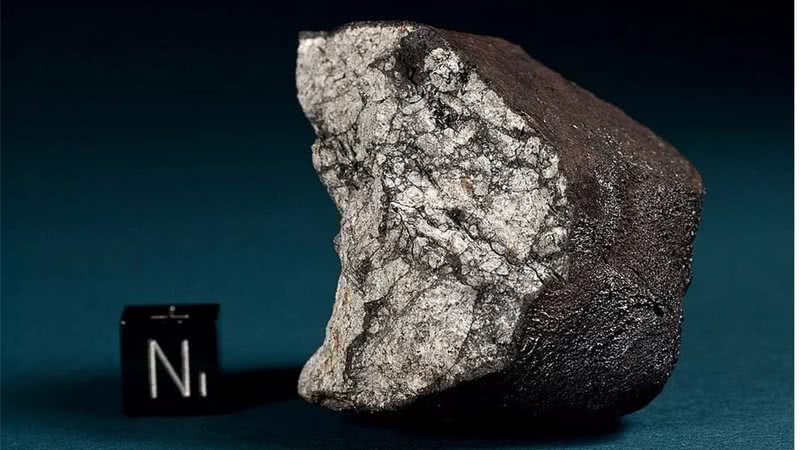 O meteorito que caiu em Chelyabinsk, Rússia, em 2013