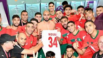 Jogadores do Marrocos prestam homenagem ao ex-jogador Abdelhak Nouri - Reprodução/Twitter/Ajax