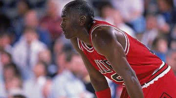 Michael Jordan durante jogo pelo Chicago Bulls - Getty Images