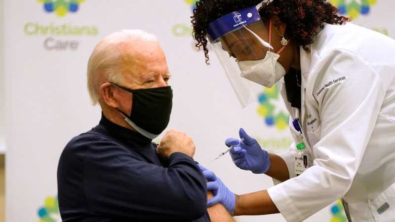 Joe Biden recebe vacina contra covid-19 - Getty Images