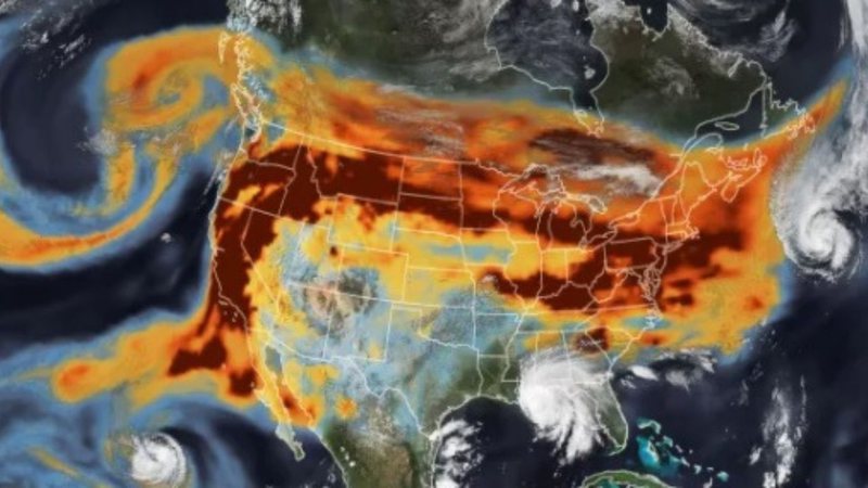 Fotografia de satélite mostrando fumaça e furacões. - Divulgação/ NASA
