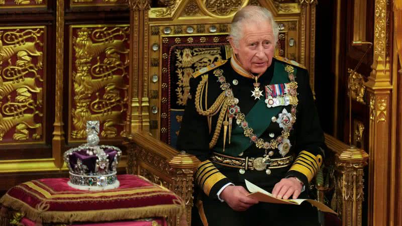 Charles no trono do Parlamento britânico