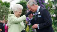 Rainha Elizabeth ao lado do então príncipe Charles - Getty Images