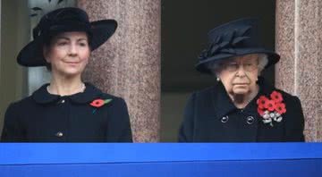 Montagem de um evento de 2020 que aproxima Lady Susan Hussey e Elizabeth II, que estavam lado a lado - Getty Images