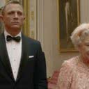 Rainha Elizabeth II e Daniel Craig, em 2012 - Divulgação/Youtube/Olympics