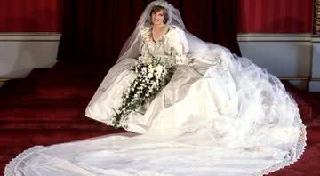 Diana em seu vestido de casamento - Divulgação/ Royal Collection