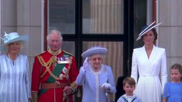 Família Real na sacada do Palácio de Buckingham - Divulgação / Youtube / TV Brasil