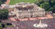 Palácio de Buckingham durante comemorações do aniversário de 90 anos da rainha - Wikimedia Commons