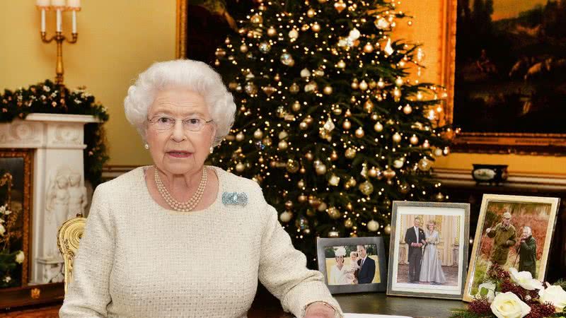 Rainha Elizabeth II em foto oficial do Natal de 2015
