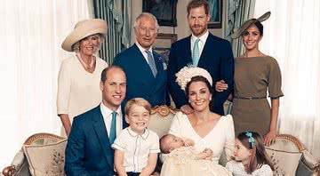 Família real britânica durante o batizado do príncipe Louis - Divulgação/Twitter/Matt Holyoak
