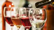 Escolher o tipo de vinho ideal para cada refeição ajuda a harmonizar os sabores (Imagem: Shutterstock)