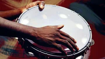 Samba é um dos ritmos musicais mais populares no Brasil (Imagem: Shutterstock)