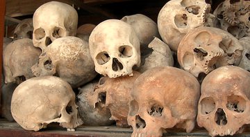 Crânios das vítimas do Genocídio do Camboja - Wikimedia Commons